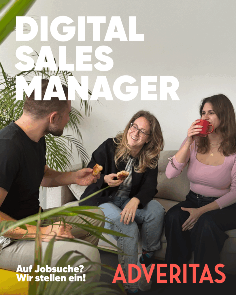 Anzeige Bild für die Jobanzeige Digital Sales Manager. Das Team von Adveritas in einem ausgelassenen Setting